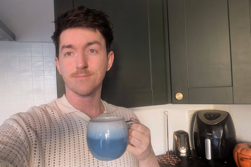 Чоловік на місяць відмовився від кави та пив зелений чай: ось як змінився організм